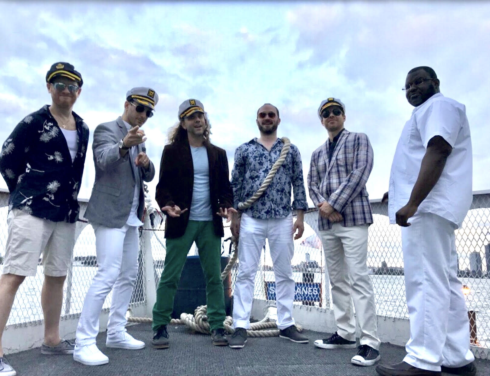 AM GOLD YACHT ROCK- A tribute to Hall and Oates plus all the yacht rock hits!