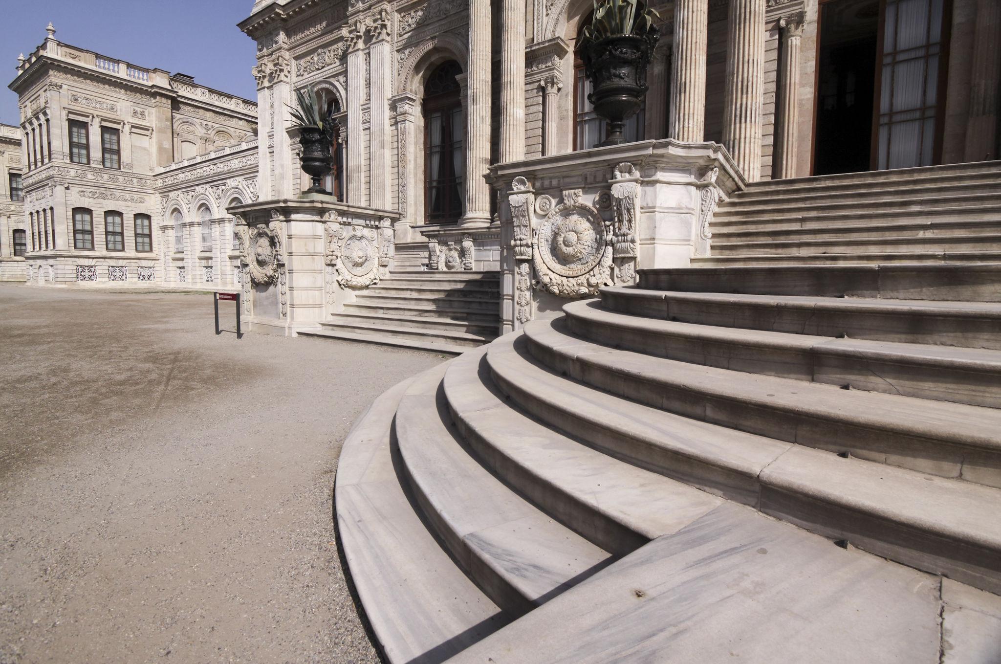 dolmabah e palace 1843 1856 uses marmara marble from marmara