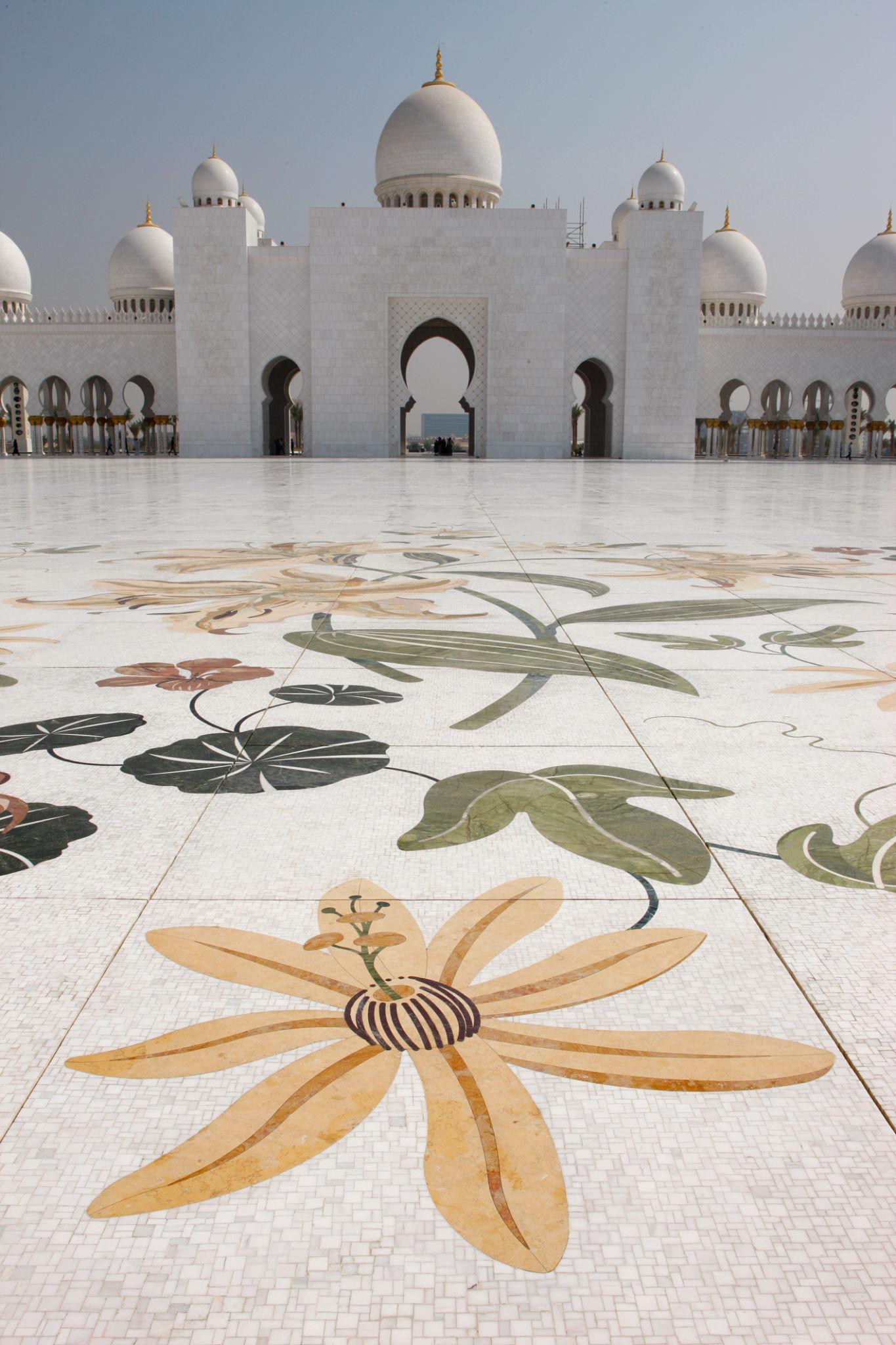 sheikh zayed grand mosque one of the largest marble projects